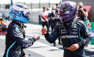 Hamilton hace campaña por Bottas entre rumores de un cambio por Russell