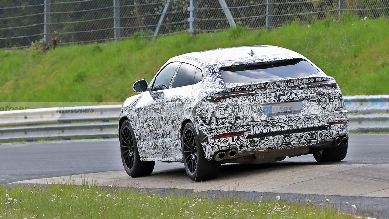 El nuevo Urus EVO con motor electrificado se enfrenta a