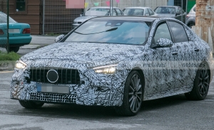 El nuevo Mercedes-AMG C 43 4MATIC 2021 pierde camuflaje en estas fotos espía