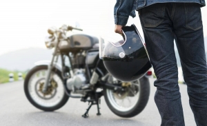 Prepárate para la vuelta al asfalto con estos cascos y accesorios imprescindibles para moto