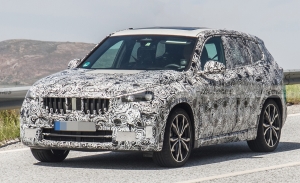 El BMW X1 2022, un SUV compacto de nueva generación, cazado al plena luz del día