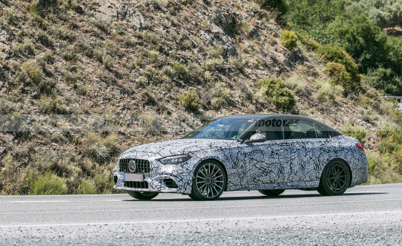 mercedes-amg-c-63-prototipo-camuflaje-fotos-espia-202179046-1624382573_6.jpg