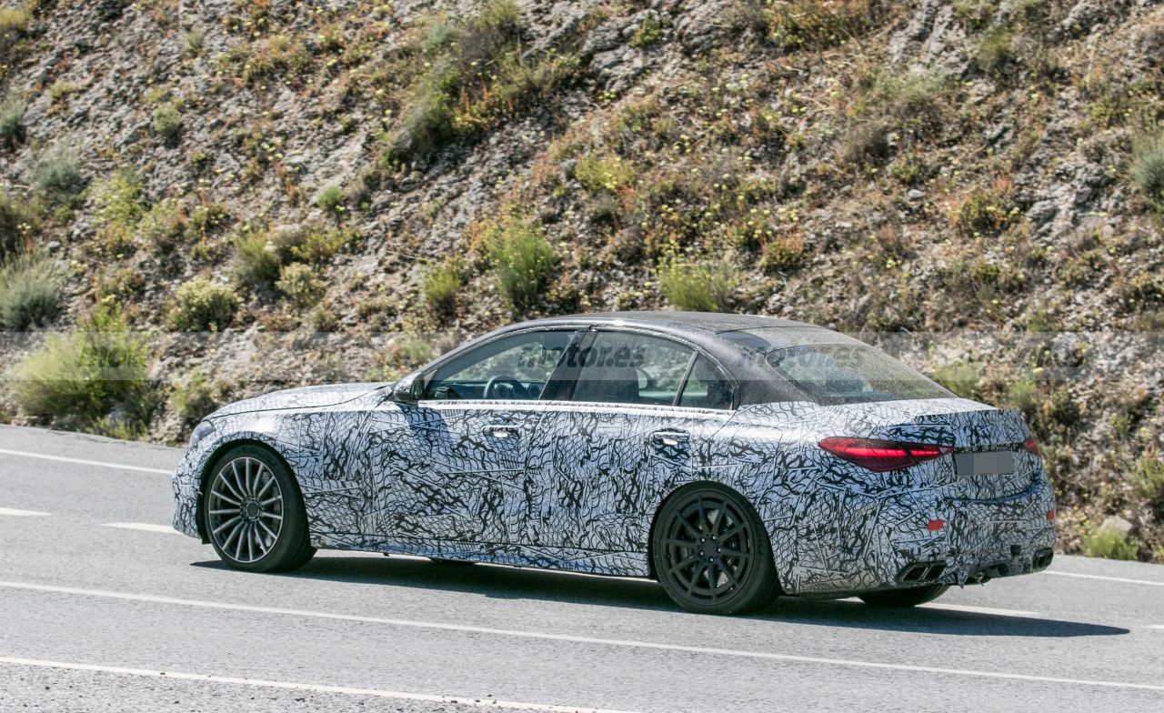 mercedes-amg-c-63-prototipo-camuflaje-fotos-espia-202179046-1624382603_15.jpg