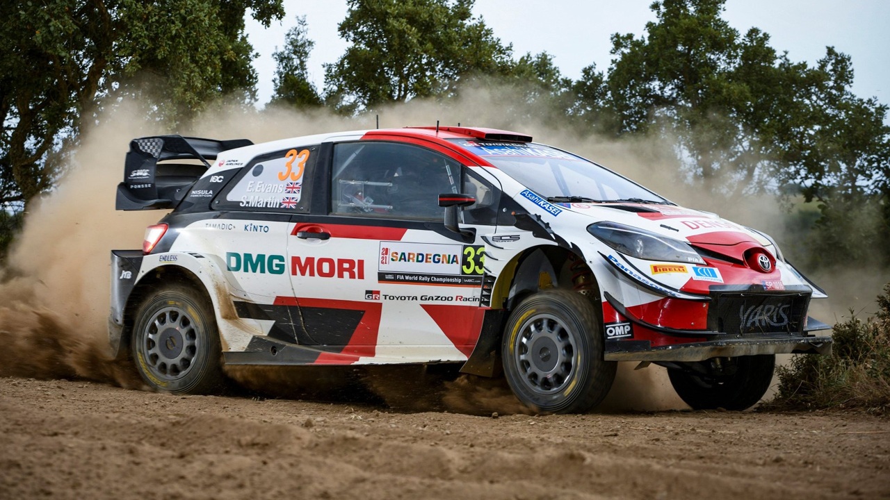 https://static.motor.es/fotos-noticias/2021/06/ogier-camina-hacia-triunfo-cerdena-abandono-sordo-202178629-1622933066_3.jpg