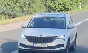 El nuevo Skoda Karoq Facelift 2022 aparece al descubierto en unas fotos espía