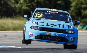 Urrutia y Björk lideran los libres del WTCR en Estoril con sus Lynk & Co