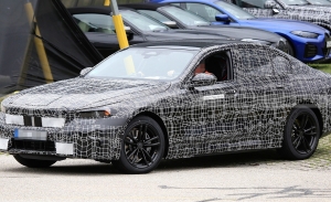 El nuevo BMW i5, la futura berlina eléctrica de lujo, al detalle en estas fotos espía
