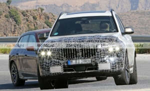 Nuevas fotos espía del BMW X7 Facelift 2023 revelan su moderno interior