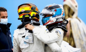 Mercedes dará libertad a Vandoorne y De Vries si hay ofertas de la Fórmula 1