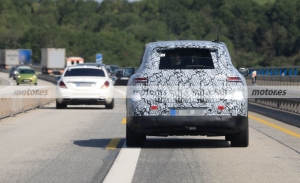 El nuevo Mercedes EQS SUV 2022 pierde camuflaje, al detalle en estas fotos espía