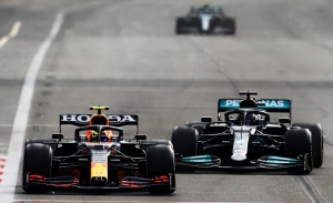Mercedes y Red Bull también chocan en su visión del nuevo motor de 2025