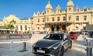 Road trip veraniego: recorremos la Costa Azul con el Mazda3 e-Skyactive X