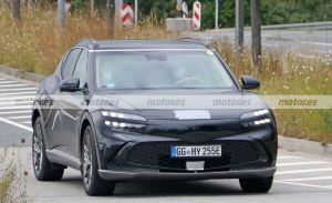 El nuevo Genesis GV60 2022 de pre-producción posa al desnudo en estas fotos espía
