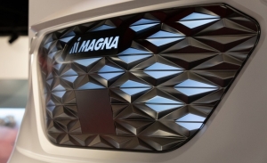 Magna presenta su nuevo Panel Mezzo, tecnología sofisticada para coches eléctricos