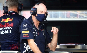 Adiós a los rumores sobre Newey y Aston Martin: renovado por Red Bull