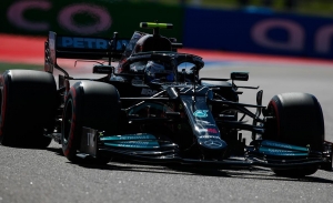Bottas repite al frente de los segundos libres y Mercedes encarrila un fin de semana soñado