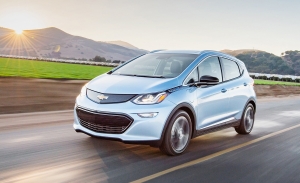 Chevy advierte a los usuarios del Bolt no aparcar a menos de 15 metros de otros coches