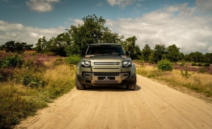 Heritage Customs Valiance Verdigris, un Land Rover Defender más elegante