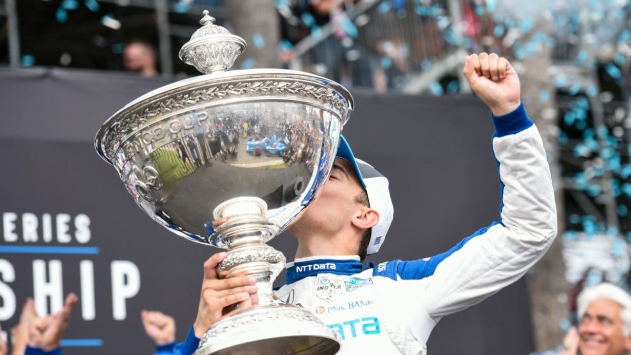 Álex Palou, tras su histórico título «Cuando vi la bandera a cuadros