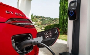 Mercedes anuncia que no desarrollará nuevos híbridos enchufables en el futuro