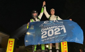 Andreas Mikkelsen suma el título del Europeo de Rallies al de WRC2