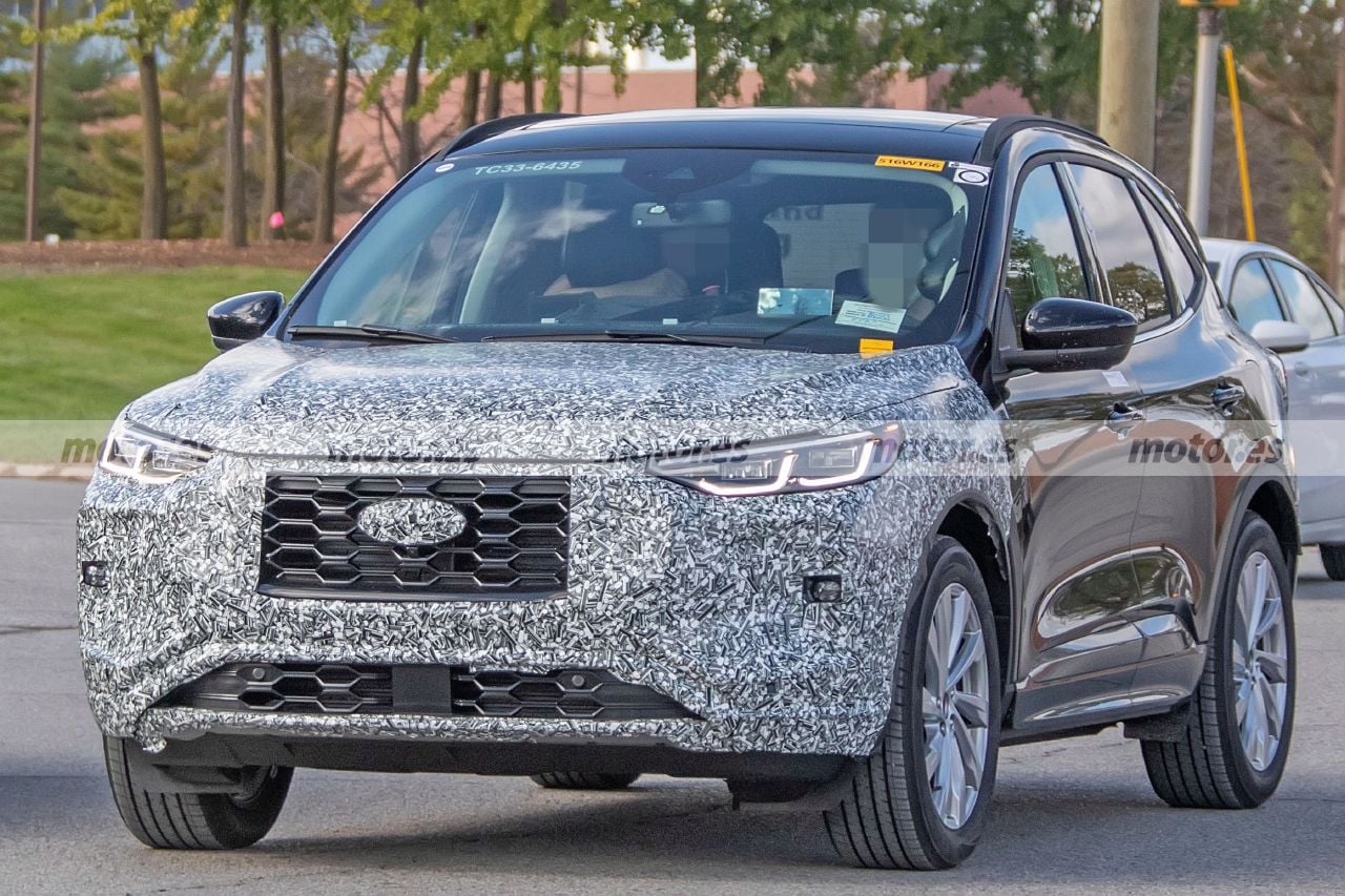 ford-kuga-facelift-2023-fotos-espia-202182229-1635319796_1.jpg