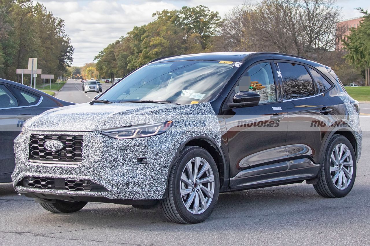 ford-kuga-facelift-2023-fotos-espia-202182229-1635319797_2.jpg