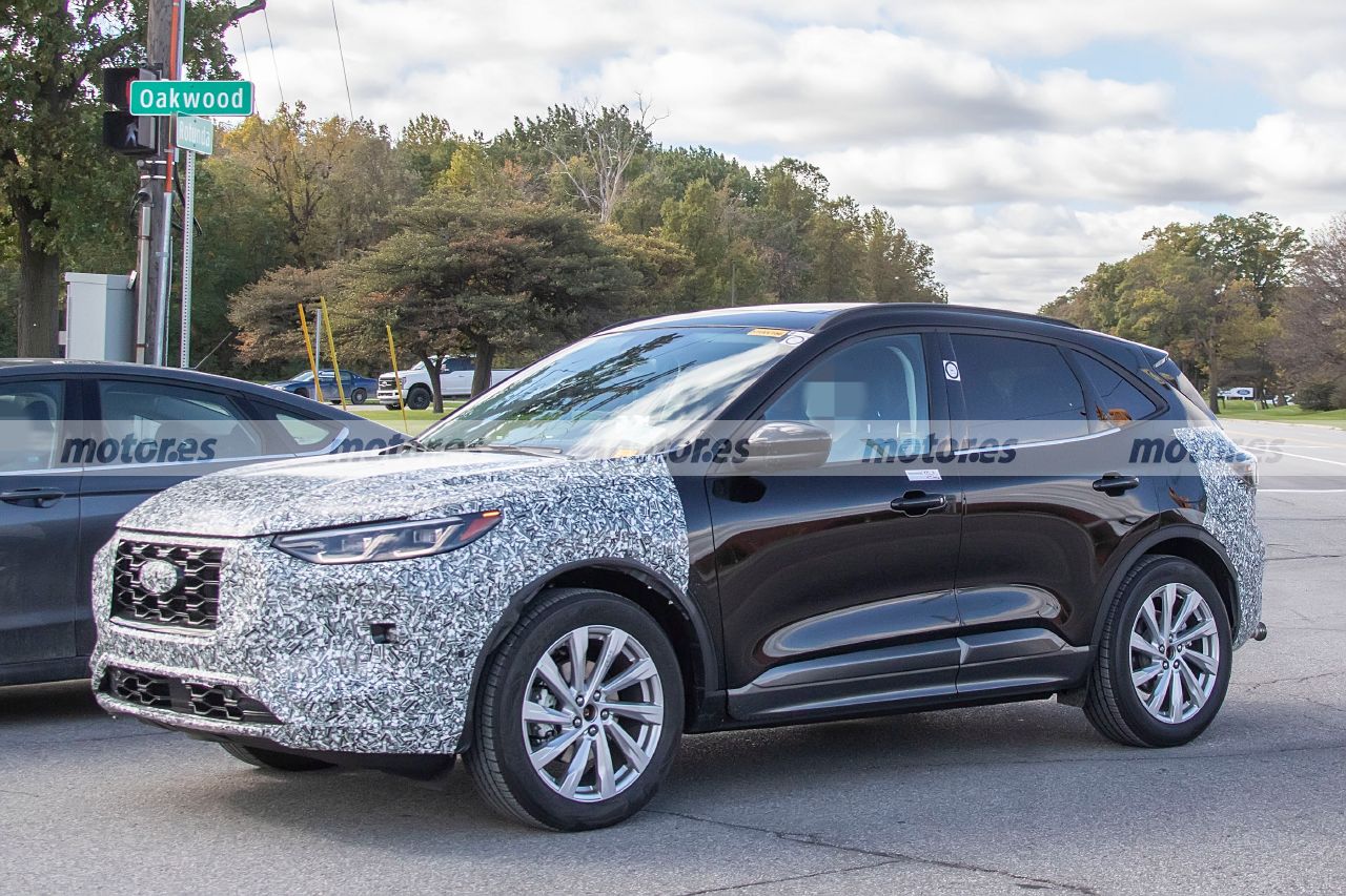 ford-kuga-facelift-2023-fotos-espia-202182229-1635319799_3.jpg