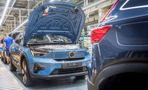 El nuevo SUV eléctrico de Volvo, el C40 Recharge, ya está siendo producido en Europa