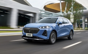 El coche híbrido gana terreno en China en pleno auge de la movilidad 100% eléctrica