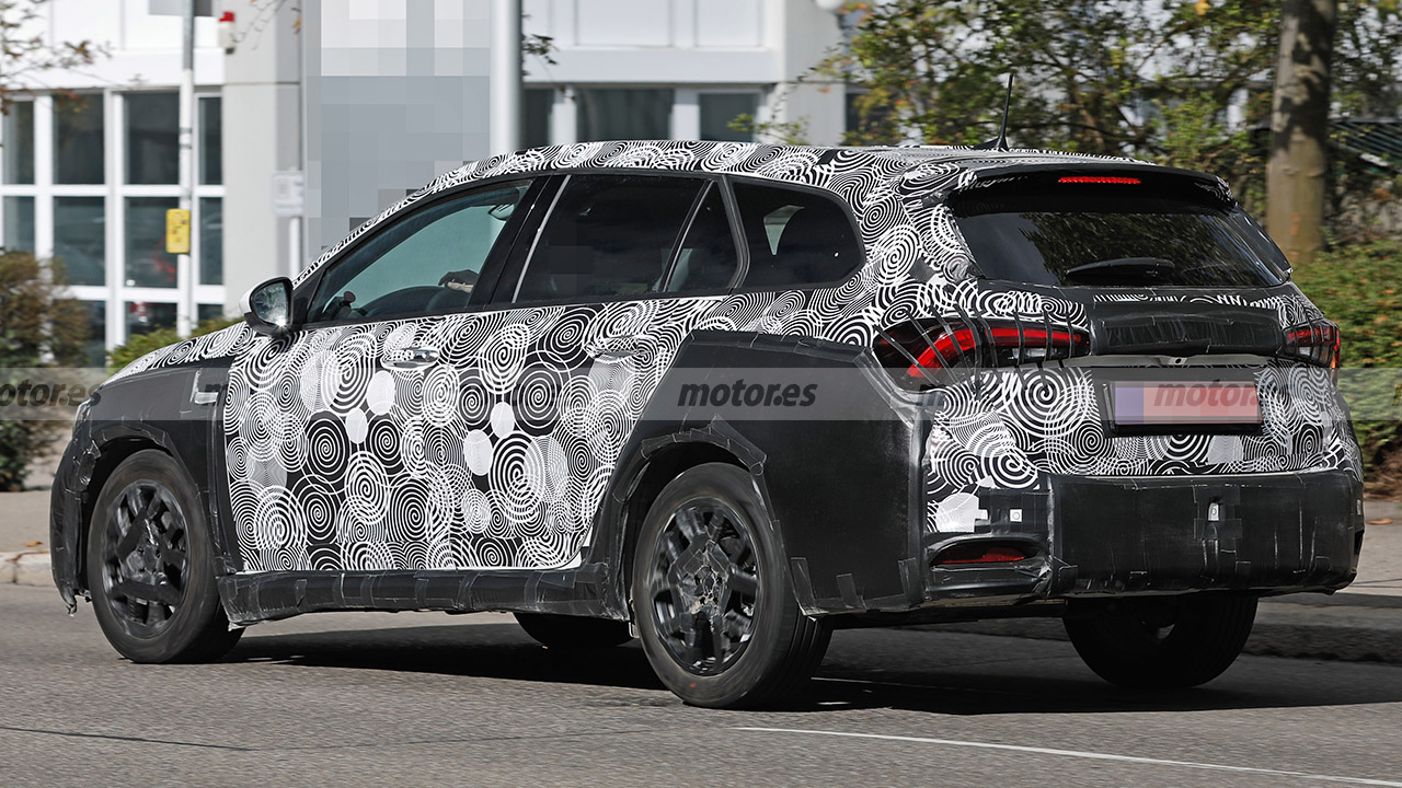 fiat-tipo-cross-station-wagon-fotos-espia-202182577-1636535958_12.jpg