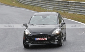 Una misteriosa mula de un Ford Fiesta ST más radical aparece en Nürburgring