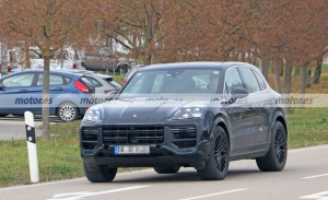 El Porsche Cayenne Facelift 2023 revela sus pilotos traseros en estas fotos espía