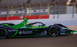 Frijns piensa en verde y domina el primer día del test de la Fórmula E