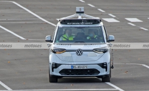 El Volkswagen ID. Buzz autónomo que llegará en 2024, cazado en sus primeras pruebas