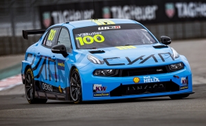 Yvan Muller supera a Mikel Azcona y logra la pole del WTCR en Sochi
