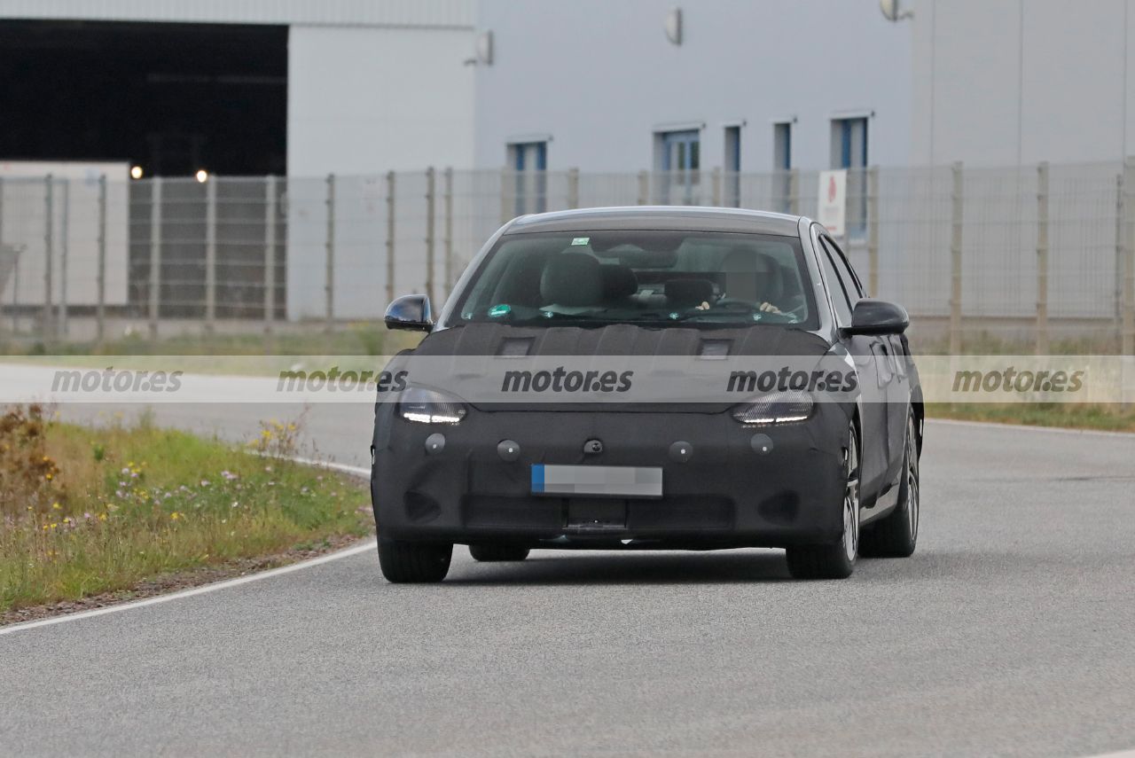 They hunt the new Hyundai IONIQ 6 2023 in some spy photos shooting in Germany