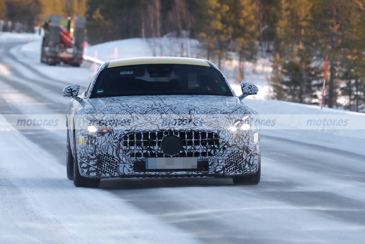 mercedes-amg-gt-2023-fotos-espia-202284365-1642765292_2.jpg