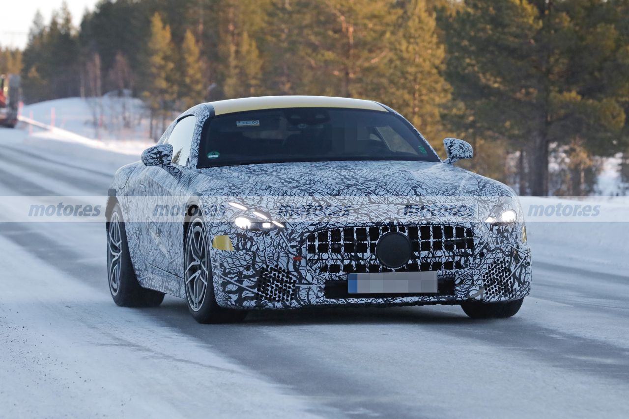 mercedes-amg-gt-2023-fotos-espia-202284365-1642765294_4.jpg