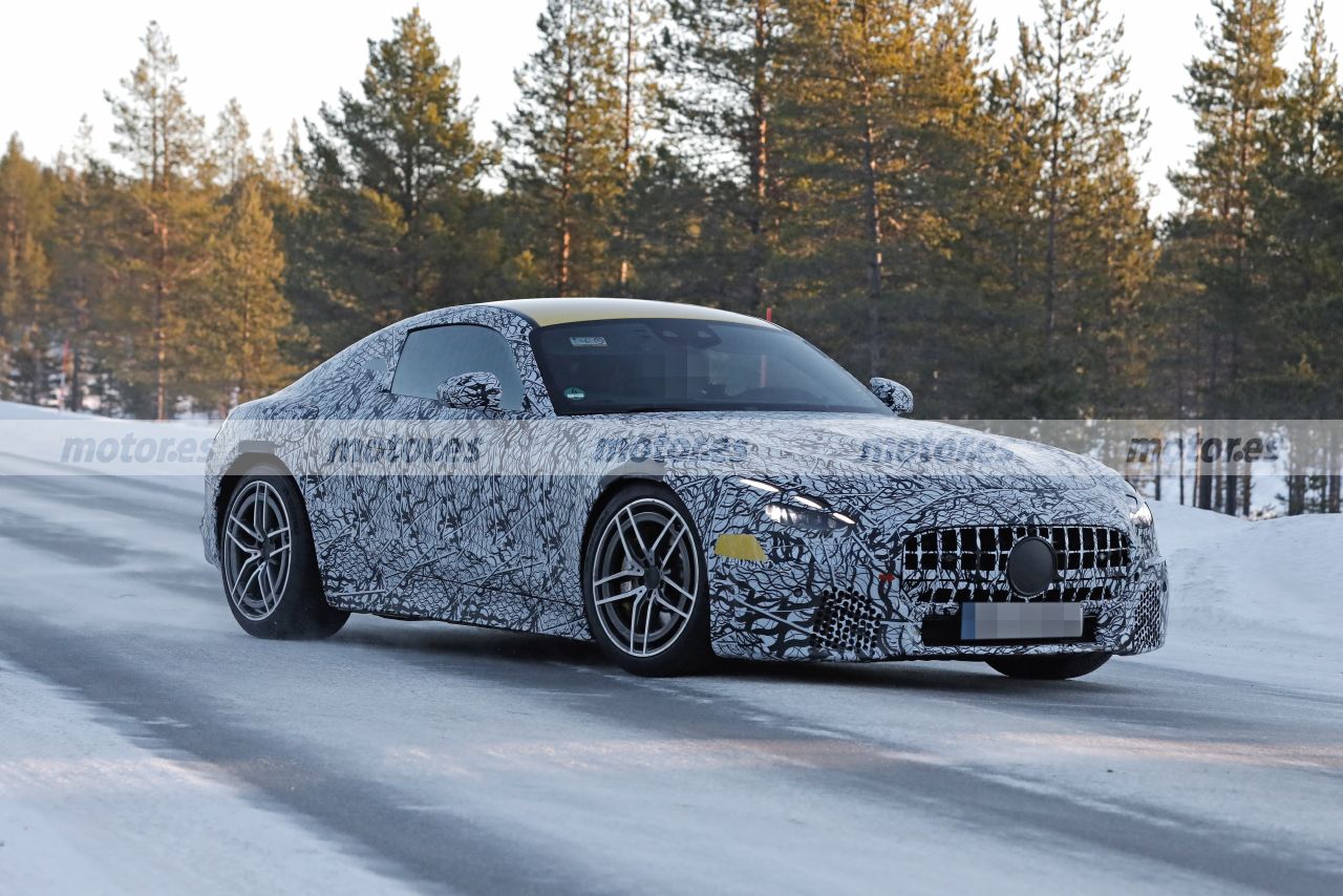 mercedes-amg-gt-2023-fotos-espia-202284365-1642765296_6.jpg