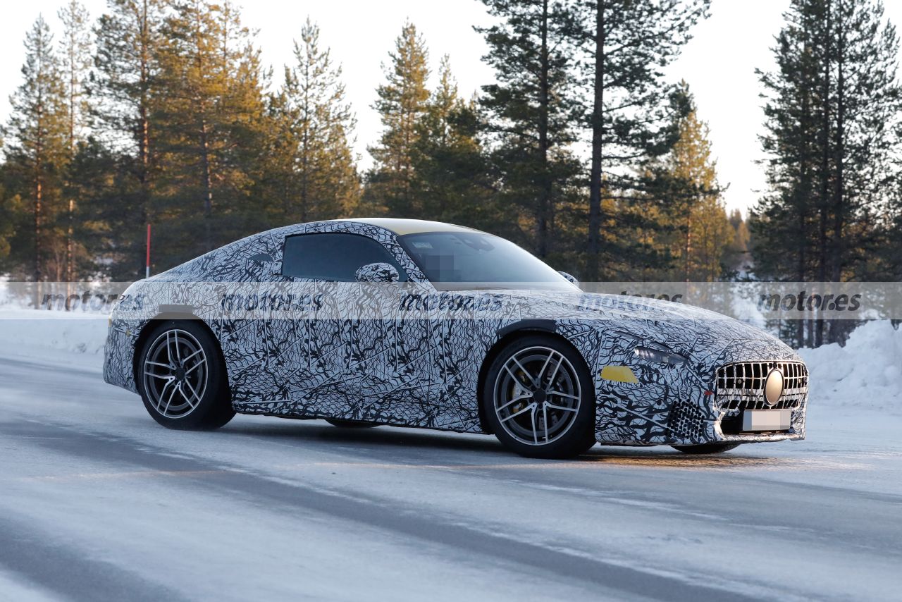 mercedes-amg-gt-2023-fotos-espia-202284365-1642765297_7.jpg