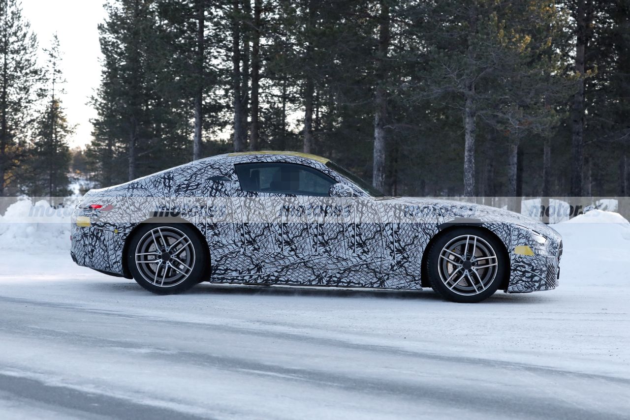mercedes-amg-gt-2023-fotos-espia-202284365-1642765299_9.jpg