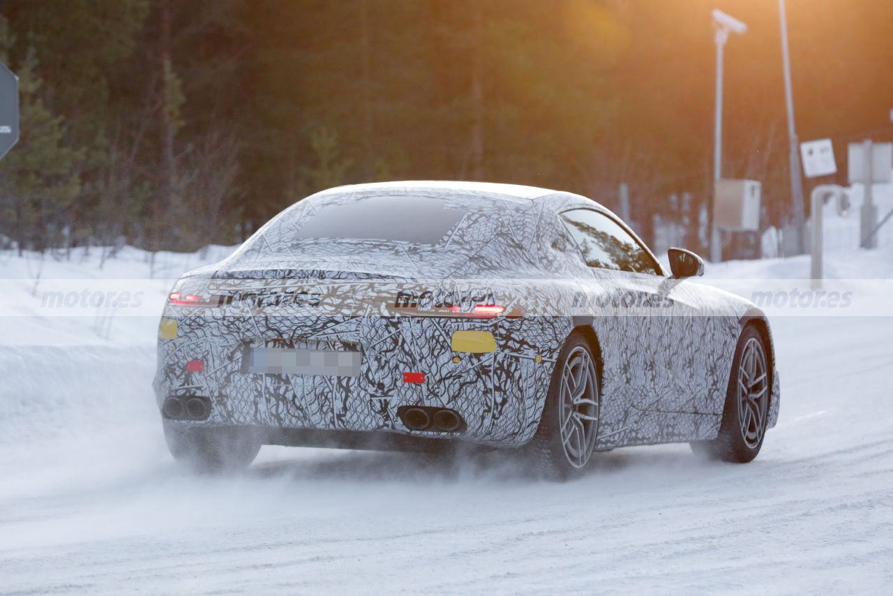 mercedes-amg-gt-2023-fotos-espia-202284365-1642765304_14.jpg