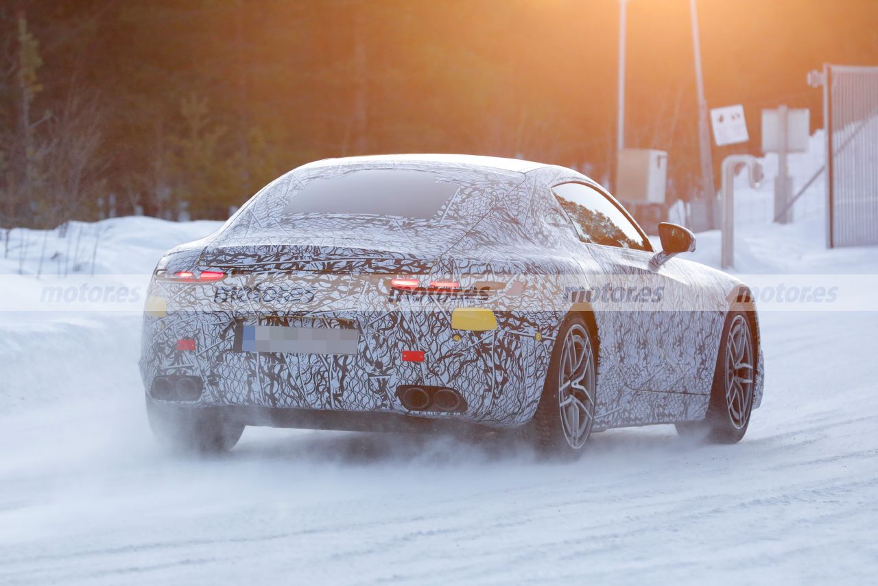 mercedes-amg-gt-2023-fotos-espia-202284365-1642765305_15.jpg