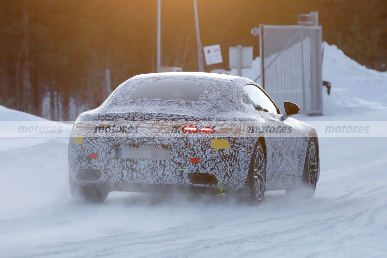 mercedes-amg-gt-2023-fotos-espia-202284365-1642765306_16.jpg