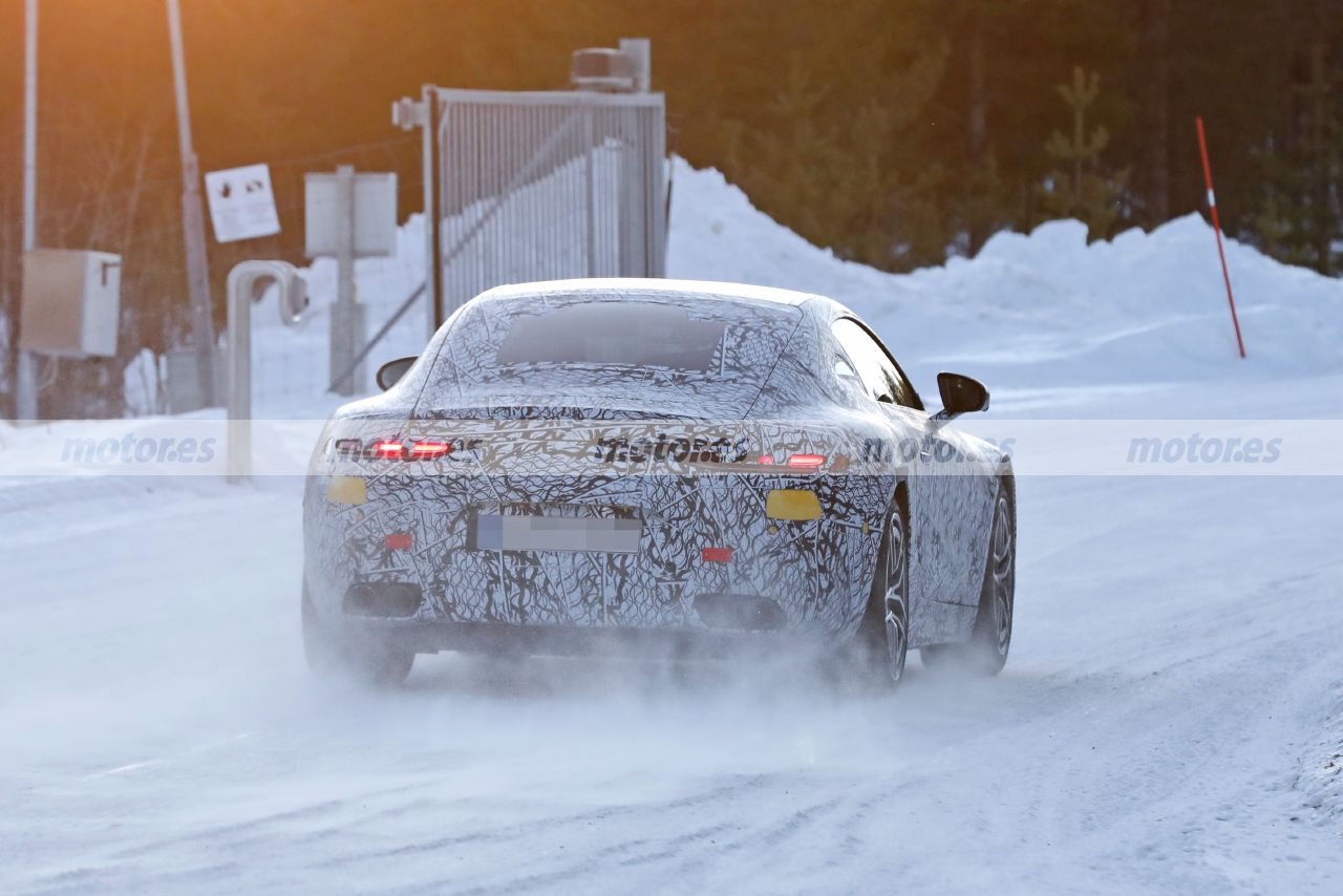 mercedes-amg-gt-2023-fotos-espia-202284365-1642765307_17.jpg