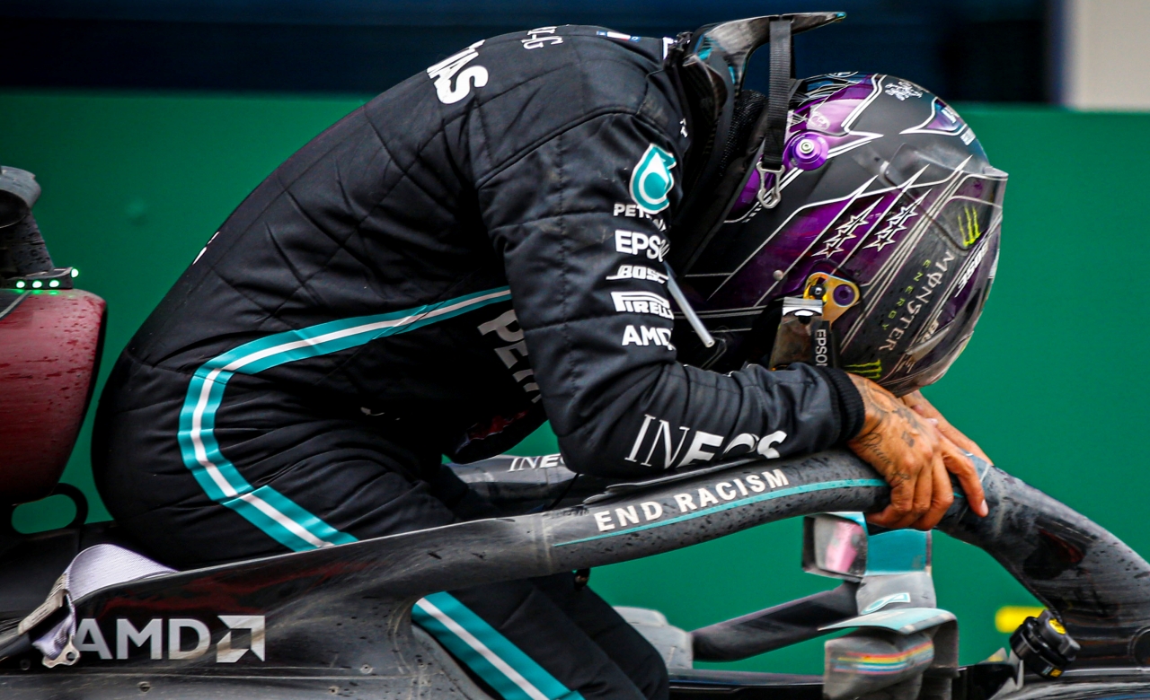 FIA silence raises Hamilton’s doubts, Mercedes sources say