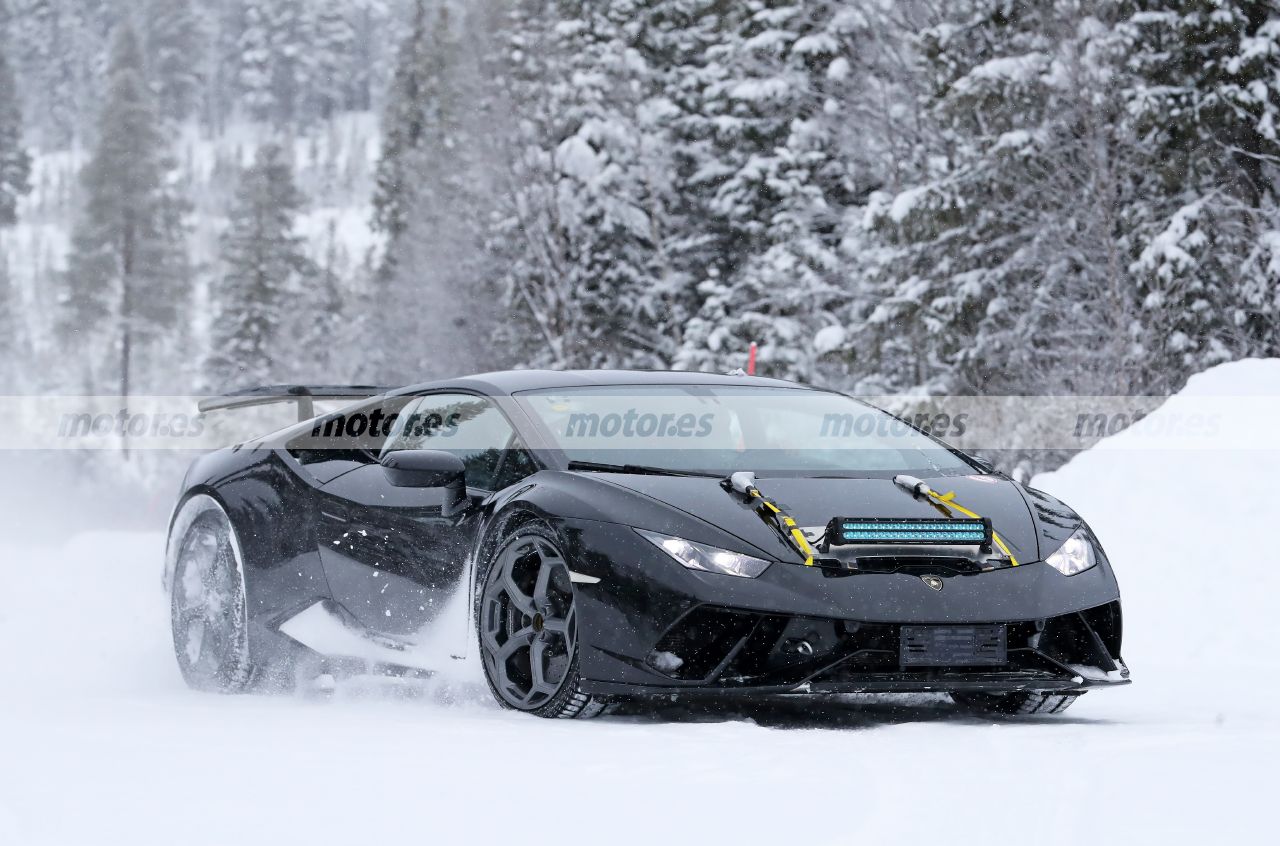 Primeras pruebas, y fotos espía, del nuevo Huracán JV