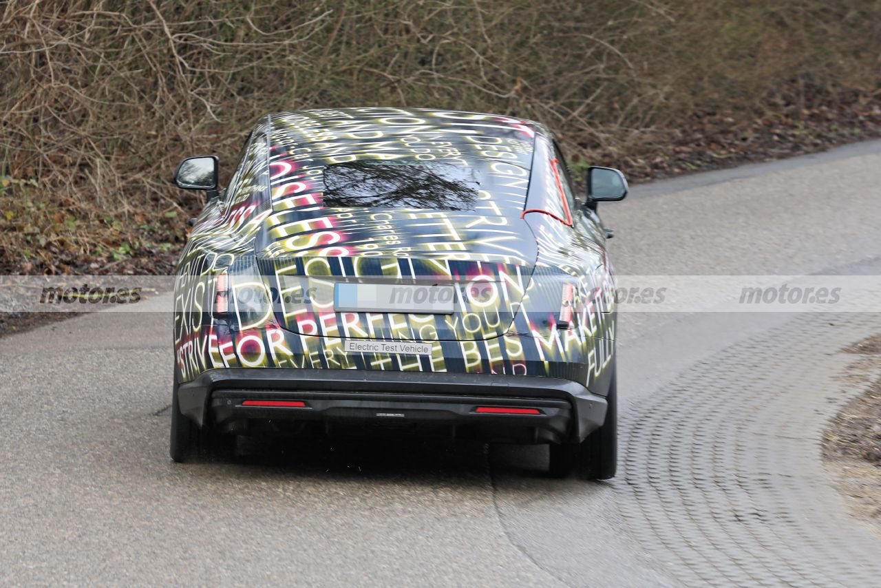 rolls-royce-spectre-fotos-espia-2023-202284636-1643797315_13.jpg