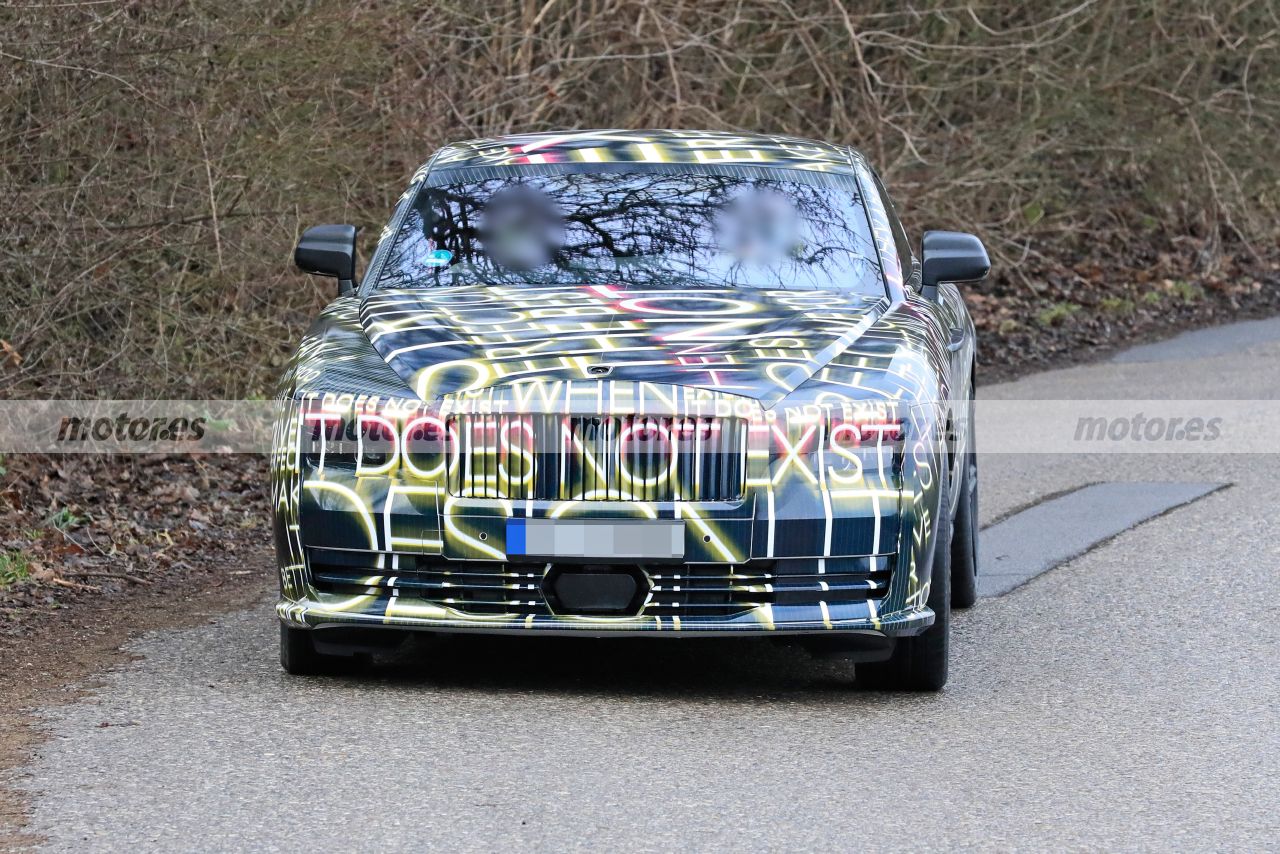 rolls-royce-spectre-fotos-espia-2023-202284636-1643797317_15.jpg